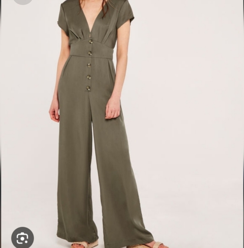 Apricot V NECK Jumpsuit Wide LEG NWT, Botique Size 6